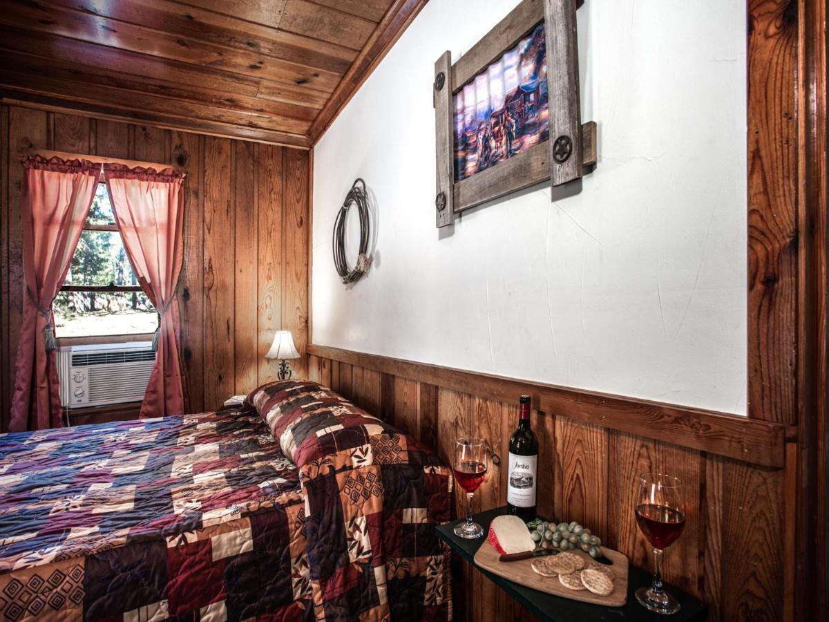 Apache Village Cabinette 15, Queen Bed, Midtown, Sleeps 2 Руидозо Экстерьер фото